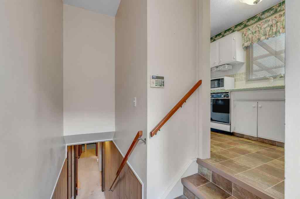 MLS® A2269394 - 832 Raynard Crescent SE in Albert Park/Radisson Heights Calgary, Residential