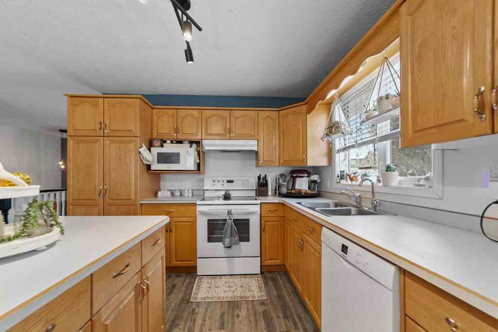 MLS&reg; # A2269396 - 4718 47a Avenue  in NONE Killam, Residential Open Houses
