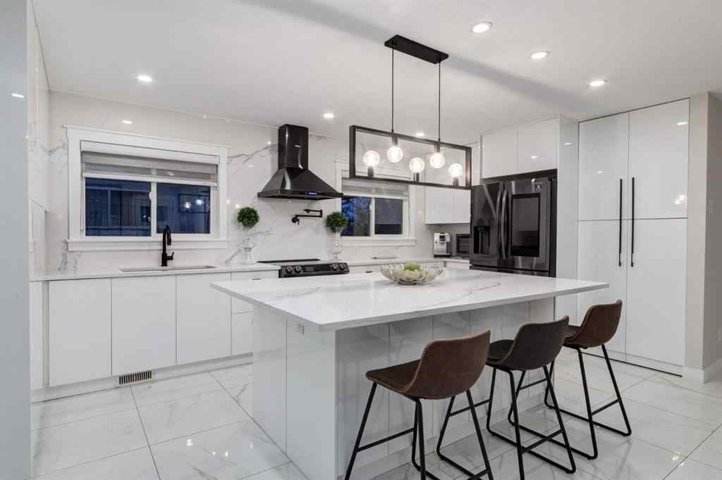 MLS® A2269400 - 5 Sydney Drive SW in Southwood Calgary, Residential