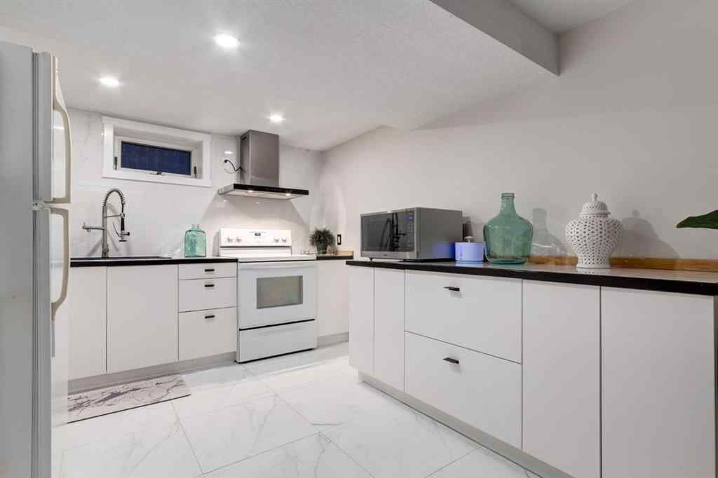 MLS® A2269400 - 5 Sydney Drive SW in Southwood Calgary, Residential