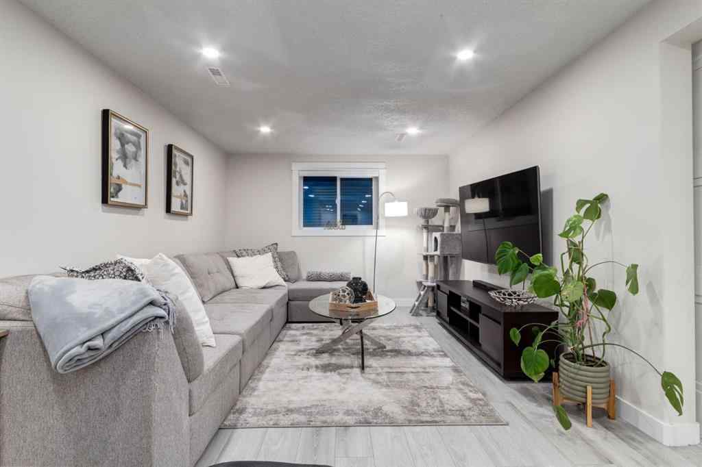 MLS® A2269400 - 5 Sydney Drive SW in Southwood Calgary, Residential