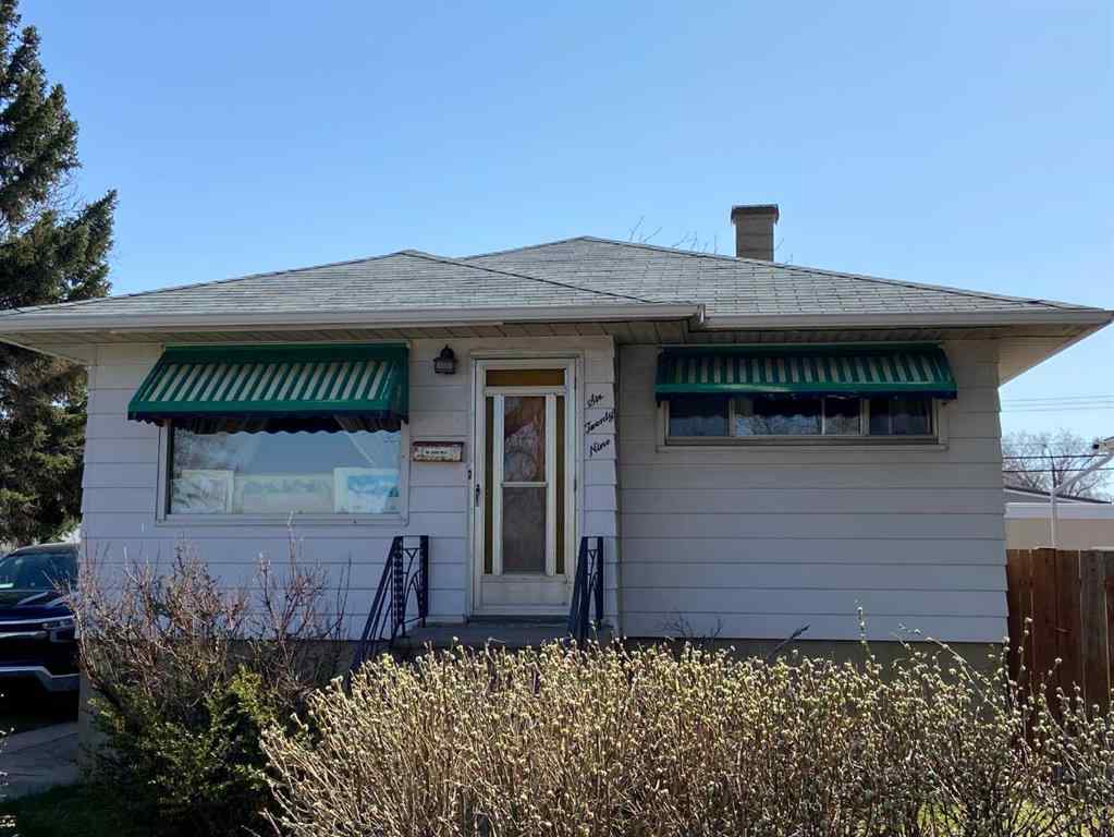 MLS® A2269414 - 629 Stafford Drive N in Senator Buchanan Lethbridge, Residential