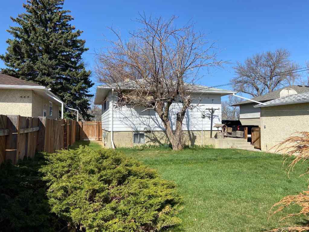 MLS® A2269414 - 629 Stafford Drive N in Senator Buchanan Lethbridge, Residential