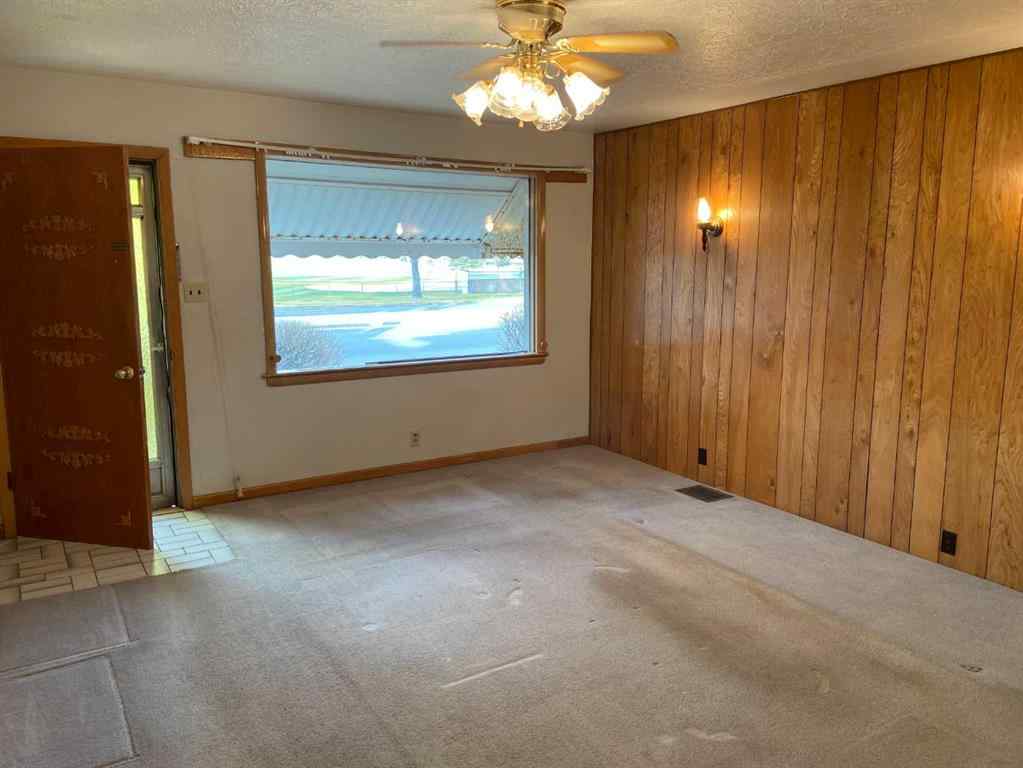 MLS® A2269414 - 629 Stafford Drive N in Senator Buchanan Lethbridge, Residential