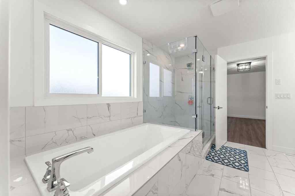 MLS® A2269428 - 125 South Shore View  in South Shores Chestermere, Residential