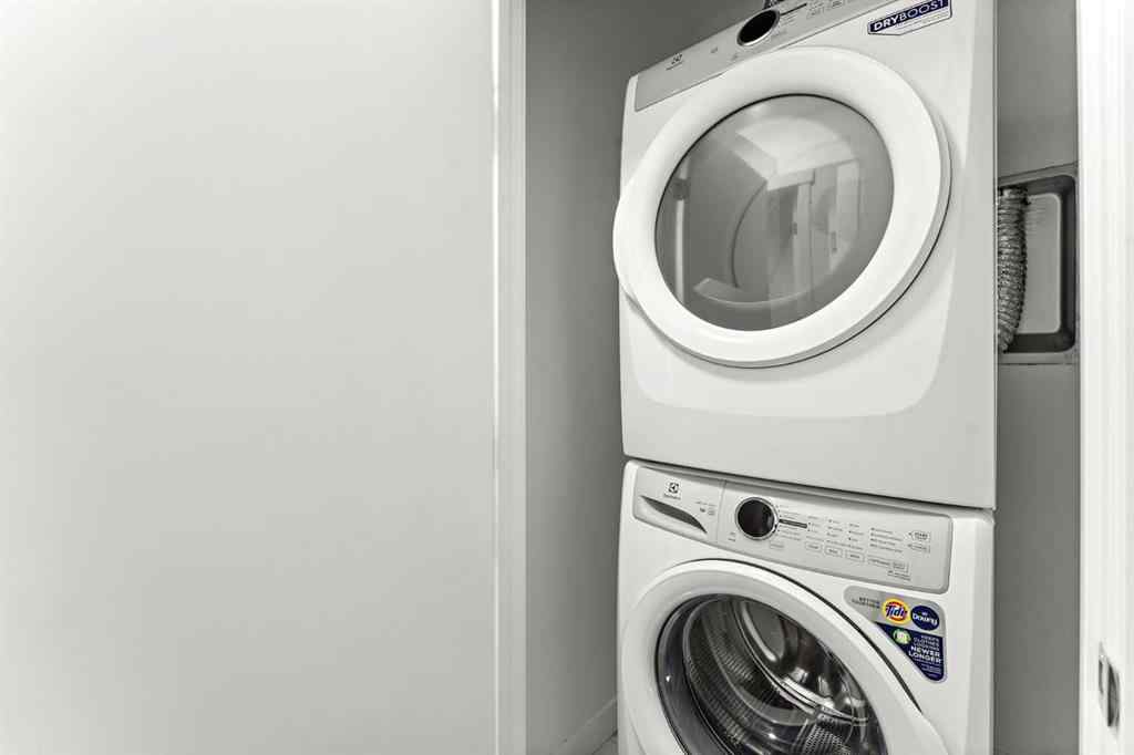 MLS® A2269428 - 125 South Shore View  in South Shores Chestermere, Residential