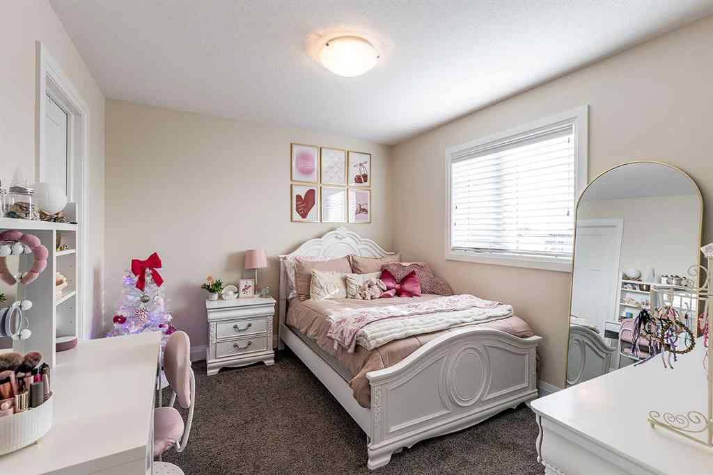 MLS&reg; # A2269429 - 46 Sterling Link SE in SE Southridge Medicine Hat, Residential Open Houses