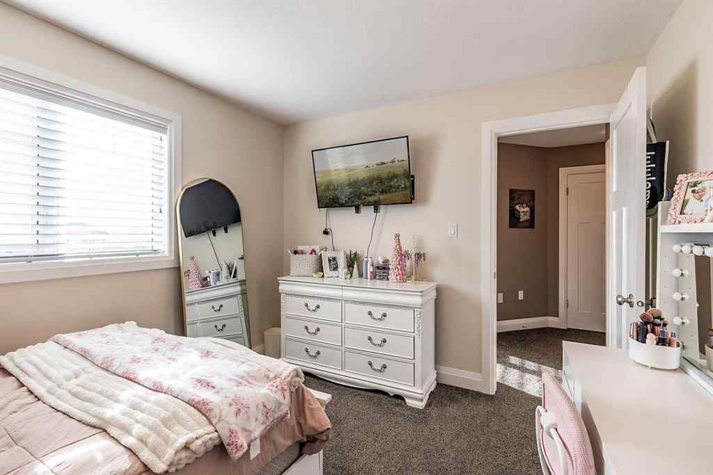 MLS&reg; # A2269429 - 46 Sterling Link SE in SE Southridge Medicine Hat, Residential Open Houses