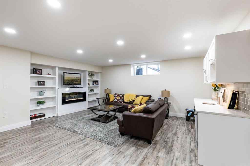 MLS&reg; # A2269429 - 46 Sterling Link SE in SE Southridge Medicine Hat, Residential Open Houses
