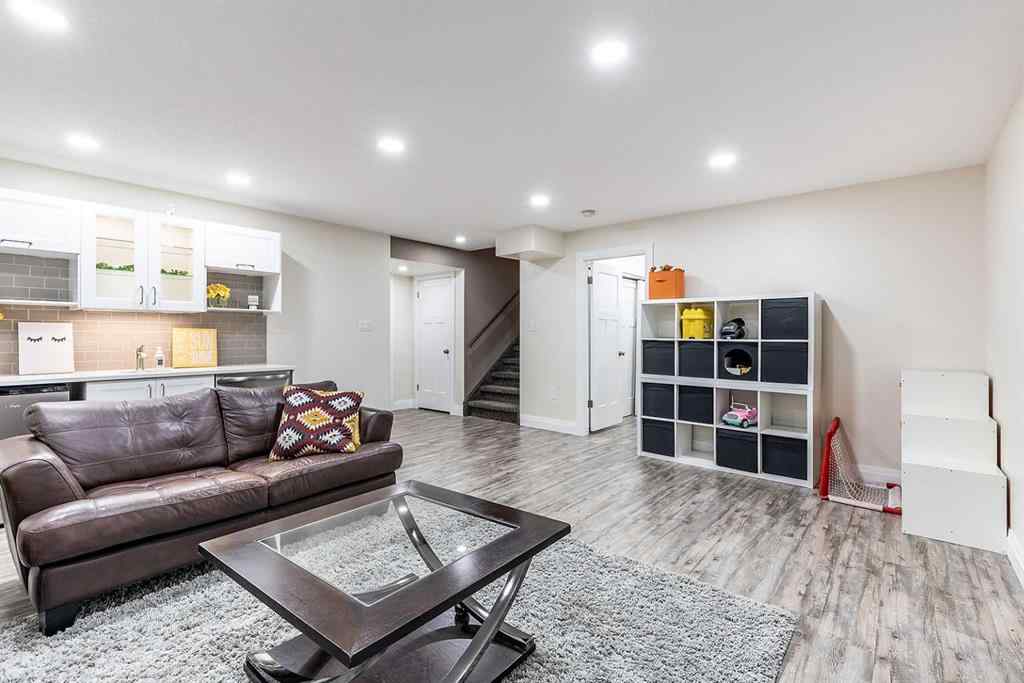 MLS&reg; # A2269429 - 46 Sterling Link SE in SE Southridge Medicine Hat, Residential Open Houses