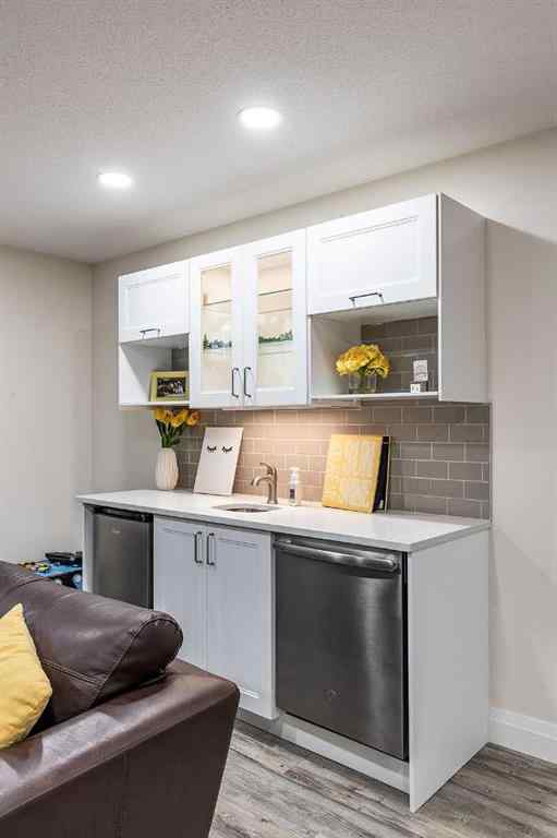 MLS&reg; # A2269429 - 46 Sterling Link SE in SE Southridge Medicine Hat, Residential Open Houses