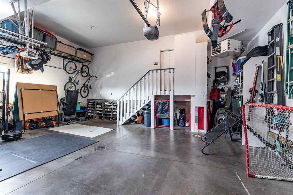 MLS&reg; # A2269429 - 46 Sterling Link SE in SE Southridge Medicine Hat, Residential Open Houses