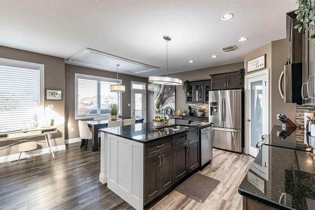 MLS&reg; # A2269429 - 46 Sterling Link SE in SE Southridge Medicine Hat, Residential Open Houses