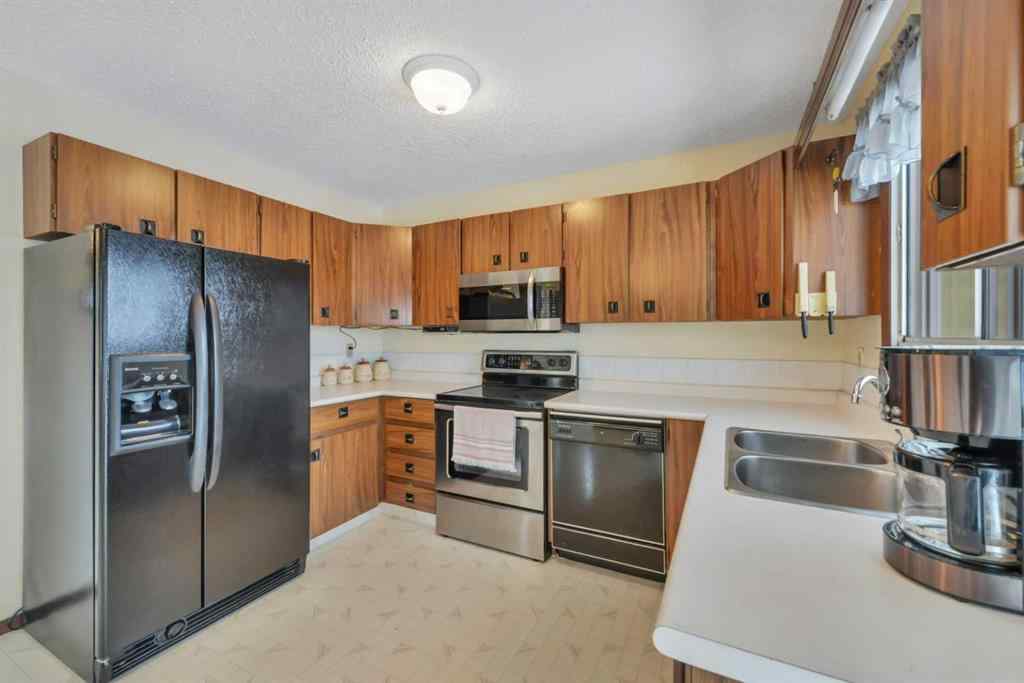 MLS&reg; # A2269432 - 31 Baird Street  in Bower Red Deer, Residential Open Houses