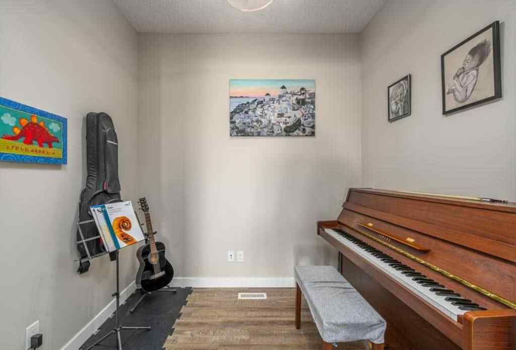 MLS® A2269437 - 125 Sage Bluff Close NW in Sage Hill Calgary, Residential