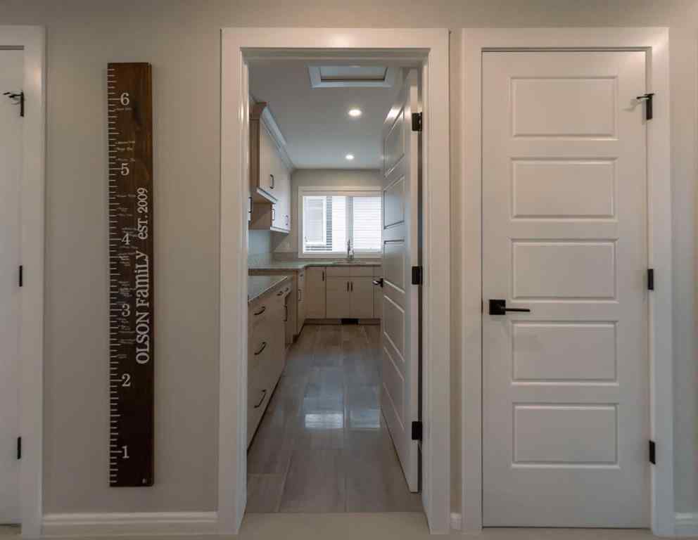 MLS&reg; # A2269451 - 1704 Sixmile View S in Southgate Lethbridge, Residential Open Houses