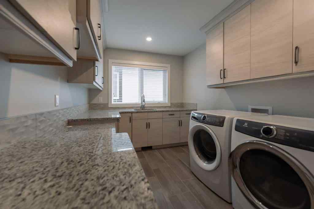 MLS&reg; # A2269451 - 1704 Sixmile View S in Southgate Lethbridge, Residential Open Houses