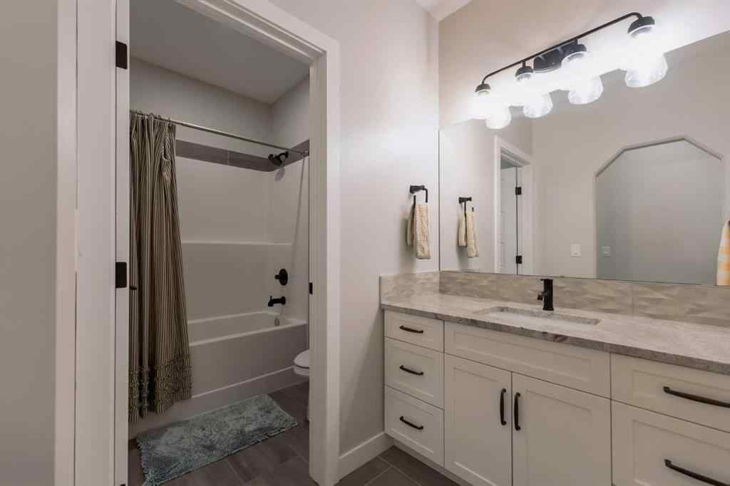 MLS&reg; # A2269451 - 1704 Sixmile View S in Southgate Lethbridge, Residential Open Houses