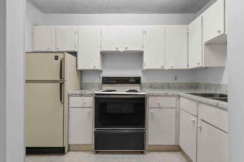 MLS&reg; # A2269452 - Unit #105 3500 Varsity Drive NW in Varsity Calgary, Residential Open Houses