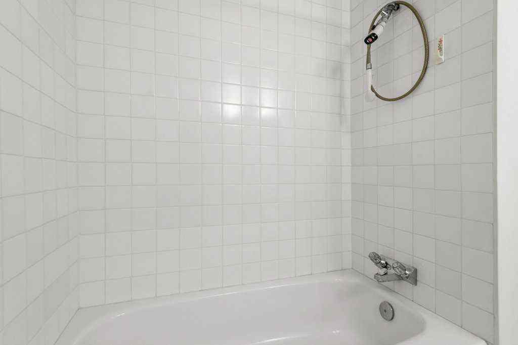 MLS&reg; # A2269452 - Unit #105 3500 Varsity Drive NW in Varsity Calgary, Residential Open Houses