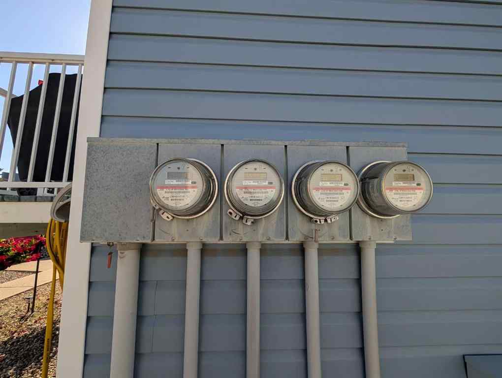 MLS&reg; # A2269467 - 72 Valleyview Drive SW in SW Hill Medicine Hat, Multi-Family Open Houses