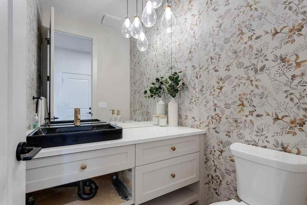 MLS® A2269470 - 46 Heritage Close  in Heritage Hills Cochrane, Residential