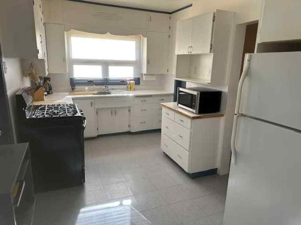 MLS&reg; # A2269478 - 212S 2nd Street W in NONE Hill Spring, Residential Open Houses