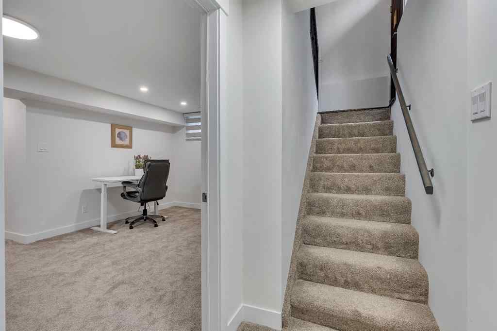 MLS® A2269481 - 3 Cardiff Drive NW in Cambrian Heights Calgary, Residential