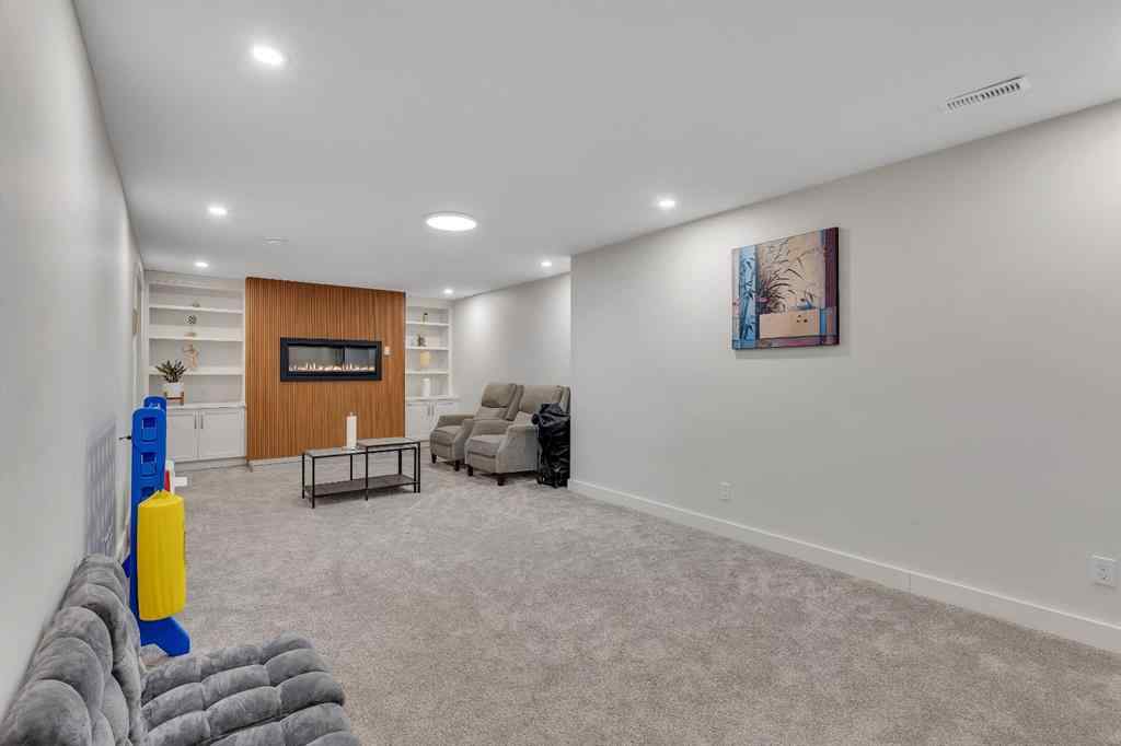 MLS® A2269481 - 3 Cardiff Drive NW in Cambrian Heights Calgary, Residential