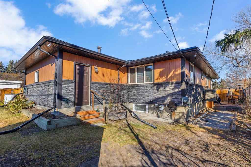MLS® A2269481 - 3 Cardiff Drive NW in Cambrian Heights Calgary, Residential