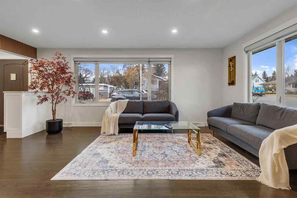 MLS® A2269481 - 3 Cardiff Drive NW in Cambrian Heights Calgary, Residential