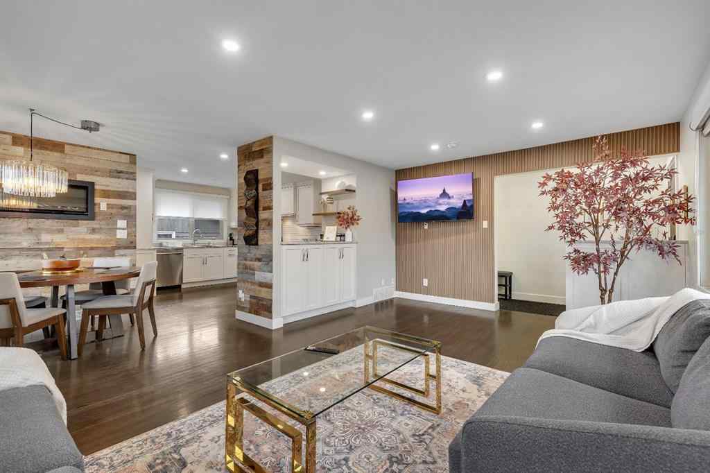 MLS® A2269481 - 3 Cardiff Drive NW in Cambrian Heights Calgary, Residential