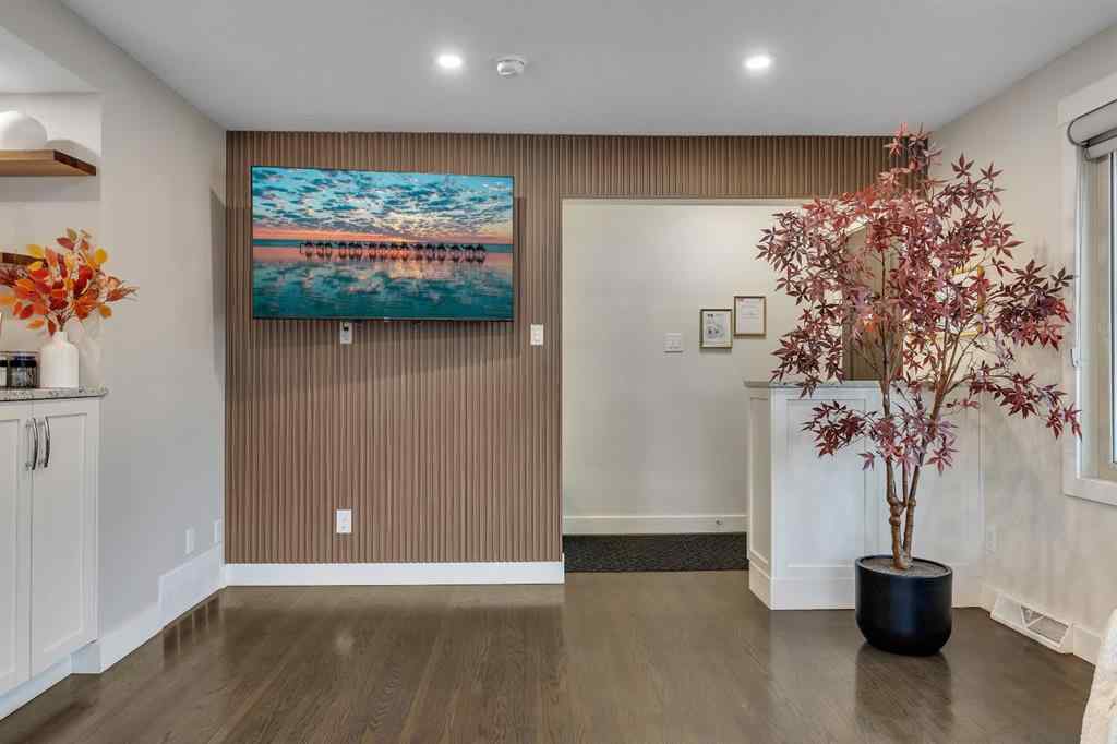 MLS® A2269481 - 3 Cardiff Drive NW in Cambrian Heights Calgary, Residential