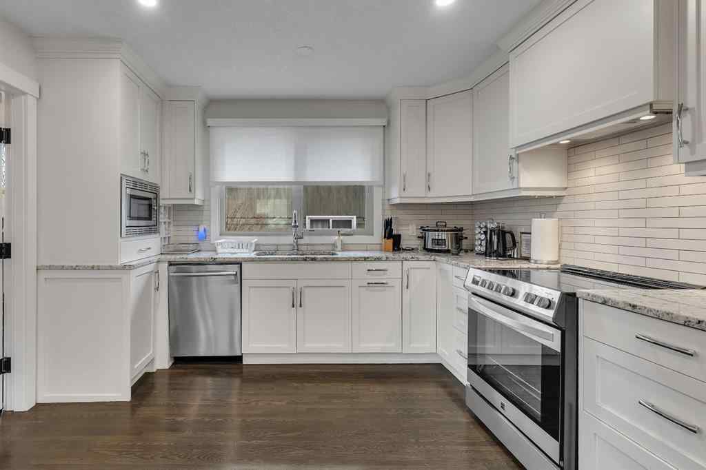 MLS® A2269481 - 3 Cardiff Drive NW in Cambrian Heights Calgary, Residential