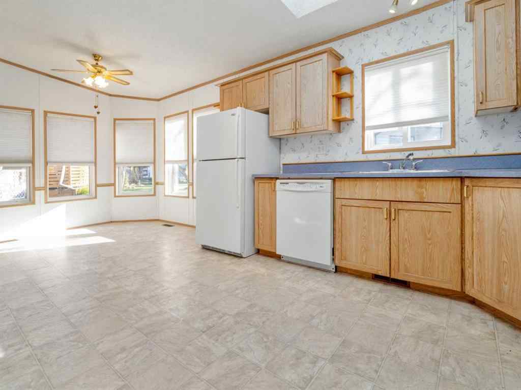 MLS® A2269482 - 2921 31 Avenue S in Parkbridge Estates Lethbridge, Mobile