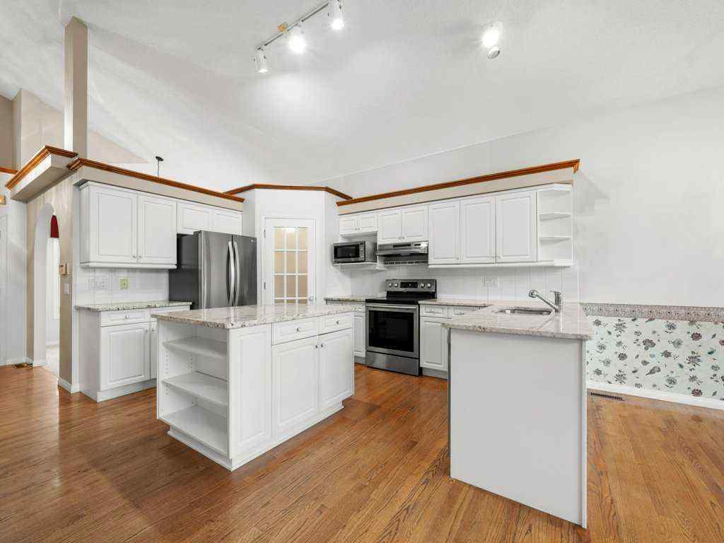 MLS® A2269490 - 38 Tuscany Hills Road NW in Tuscany Calgary, Residential