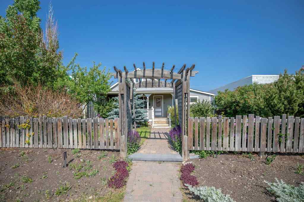 MLS® A2269512 - 125 River Avenue  in Downtown Cochrane, Commercial