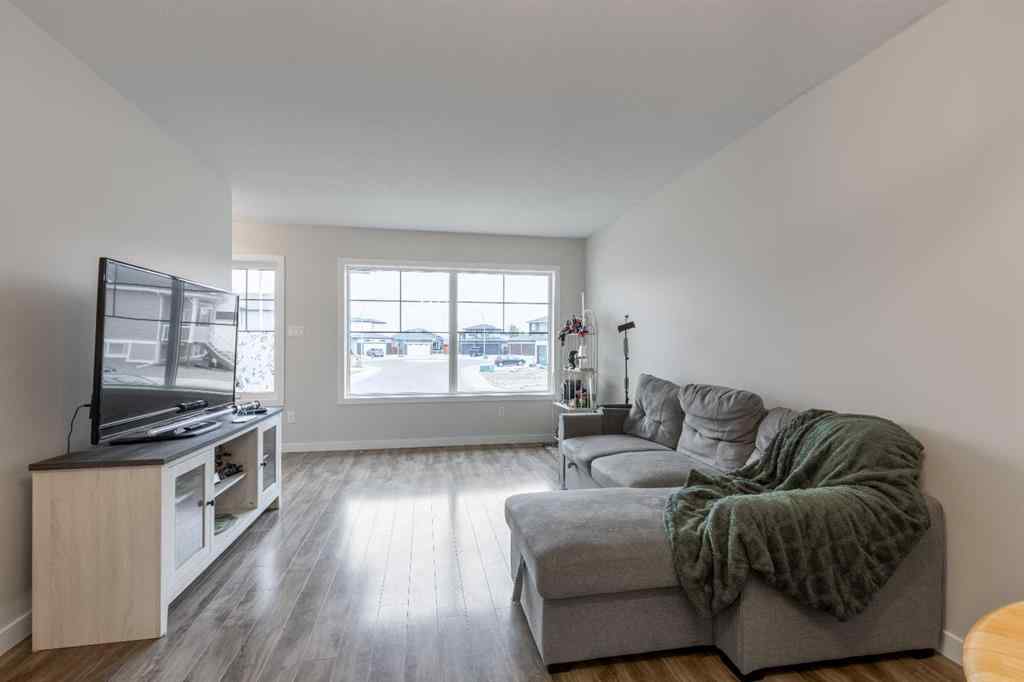 MLS&reg; # A2269518 - 982 41 Avenue N in Legacy Ridge / Hardieville Lethbridge, Residential Open Houses