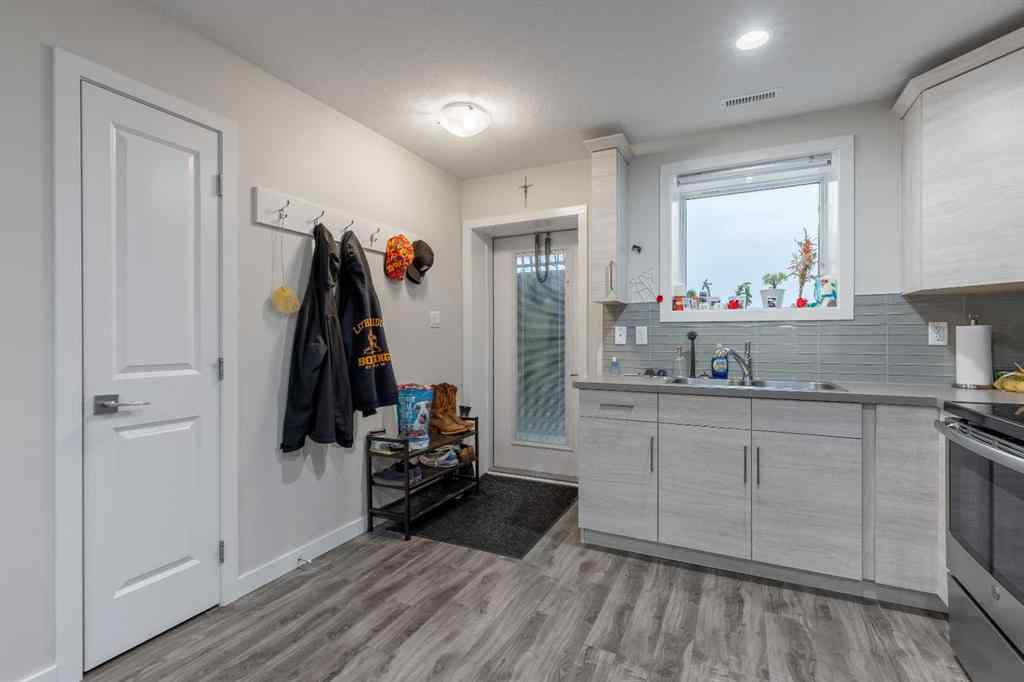 MLS&reg; # A2269518 - 982 41 Avenue N in Legacy Ridge / Hardieville Lethbridge, Residential Open Houses