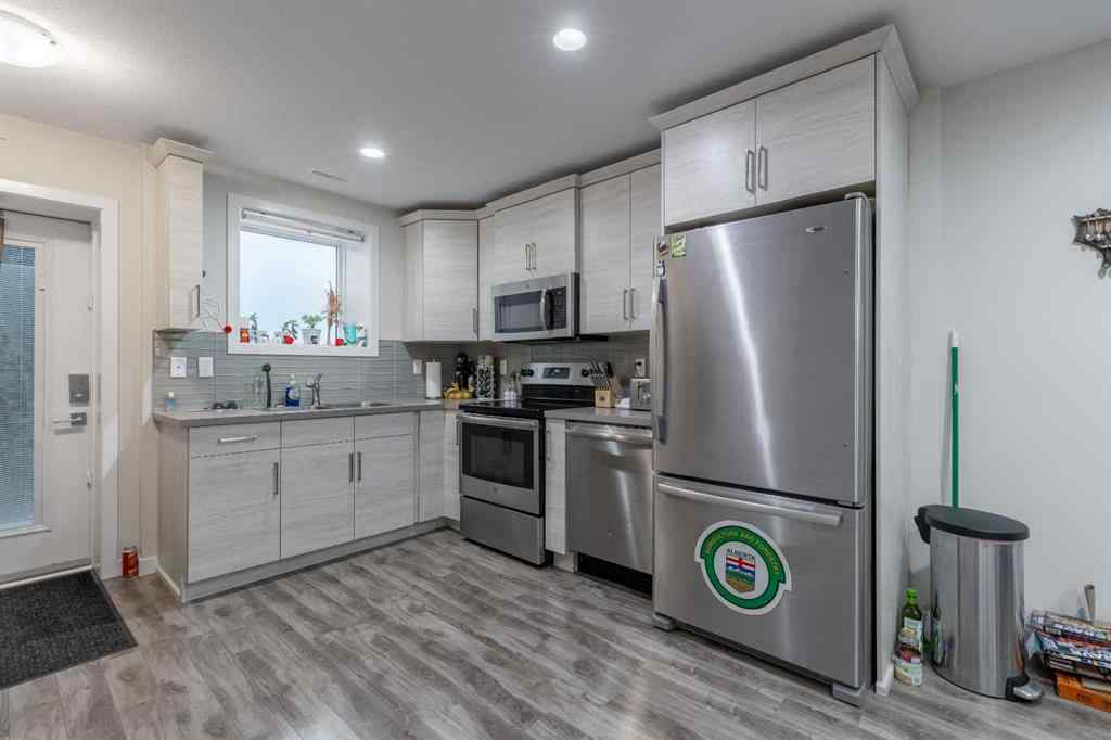 MLS&reg; # A2269518 - 982 41 Avenue N in Legacy Ridge / Hardieville Lethbridge, Residential Open Houses