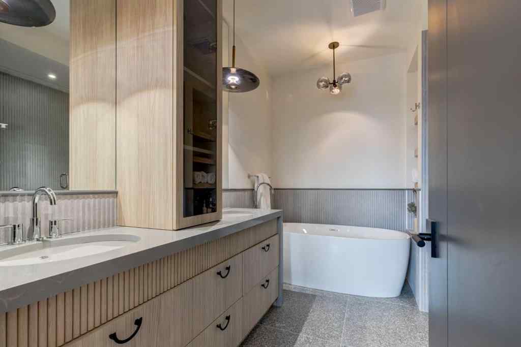 MLS® A2269522 - 637 51 Avenue SW in Windsor Park Calgary, Residential