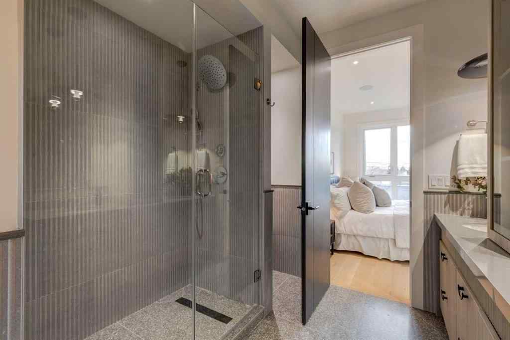 MLS® A2269522 - 637 51 Avenue SW in Windsor Park Calgary, Residential