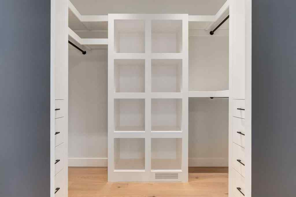 MLS® A2269522 - 637 51 Avenue SW in Windsor Park Calgary, Residential