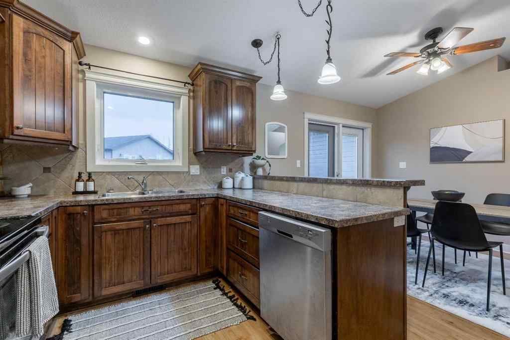 MLS&reg; # A2269524 - 4213 Sundance Road  in NONE Coalhurst, Residential Open Houses