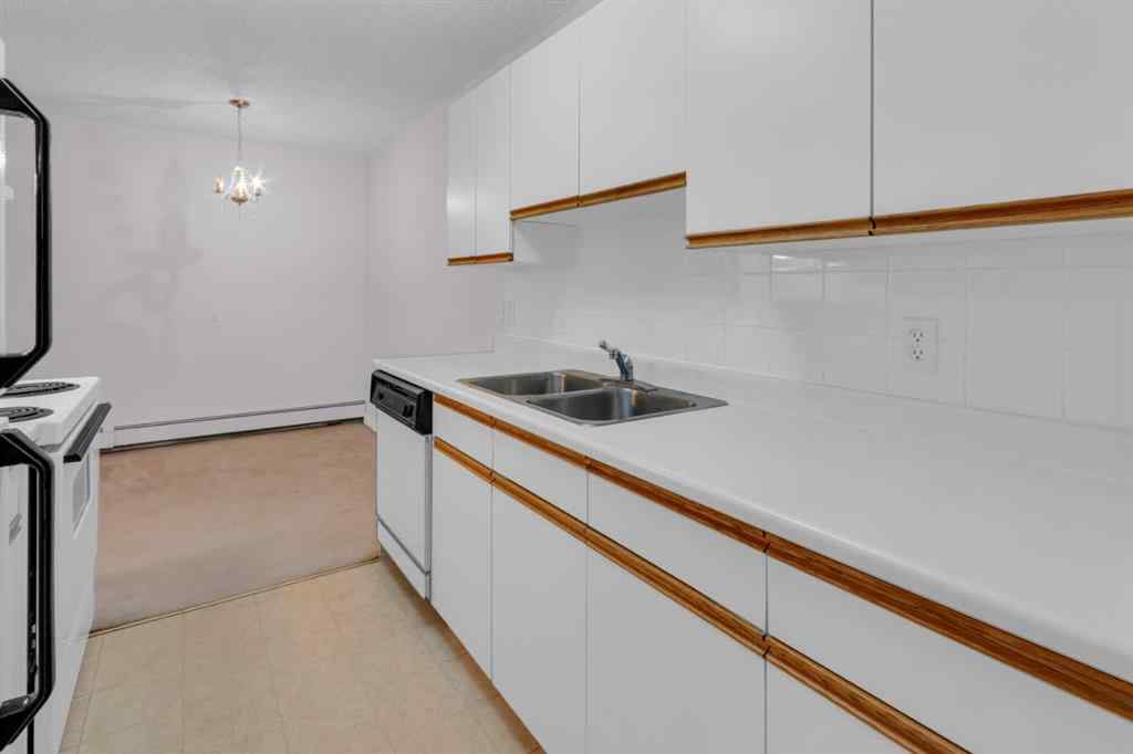 MLS&reg; # A2269531 - Unit #116 3420 50 Street NW in Varsity Calgary, Residential Open Houses