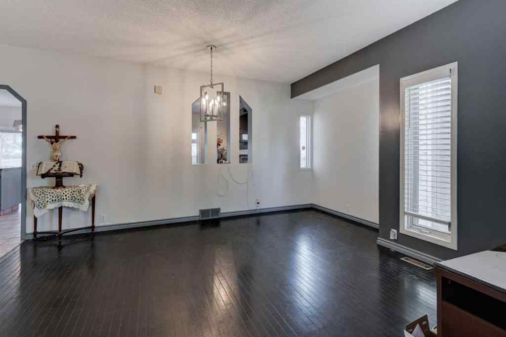 MLS® A2269545 - 414 MT CORNWALL Circle SE in McKenzie Lake Calgary, Residential