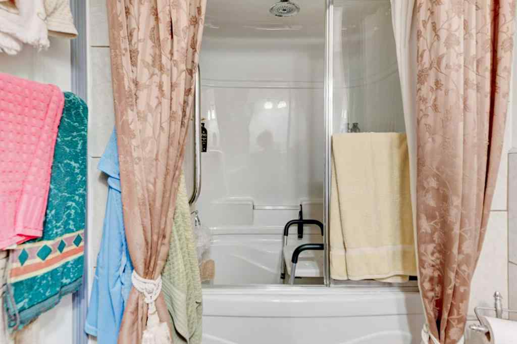 MLS® A2269545 - 414 MT CORNWALL Circle SE in McKenzie Lake Calgary, Residential