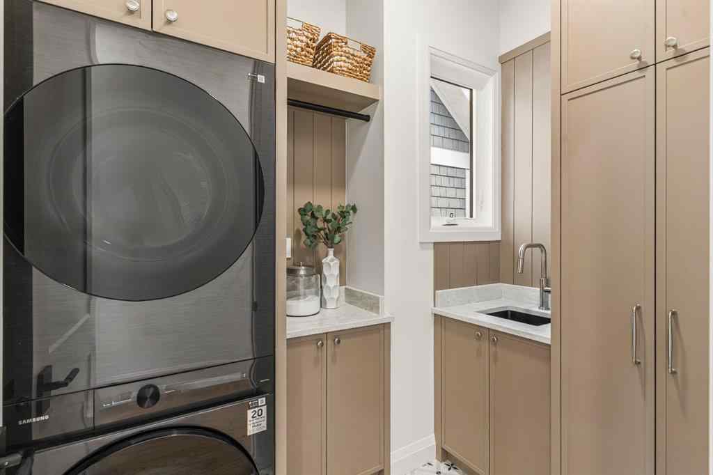 MLS® A2269546 - 2214 12 Avenue NW in Hounsfield Heights/Briar Hill Calgary, Residential