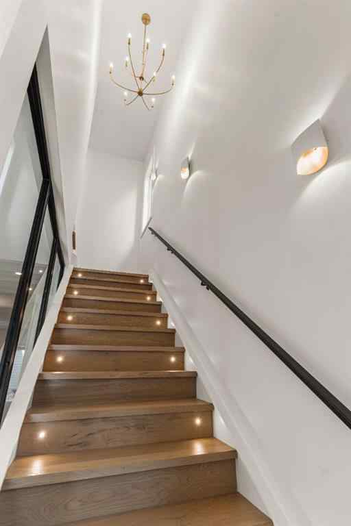 MLS® A2269546 - 2214 12 Avenue NW in Hounsfield Heights/Briar Hill Calgary, Residential