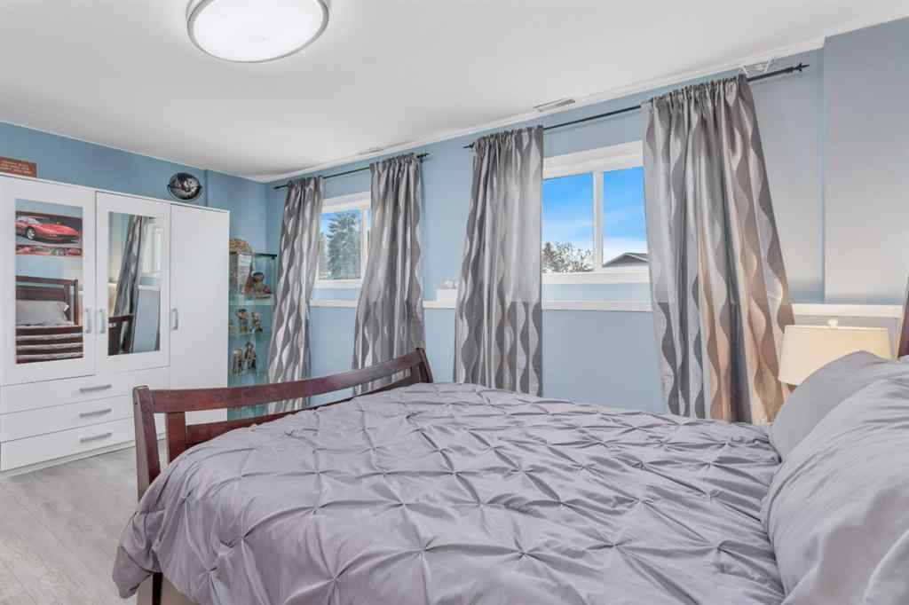 MLS&reg; # A2269548 - 7 Westview Drive  in Fairway Heights Lacombe, Residential Open Houses